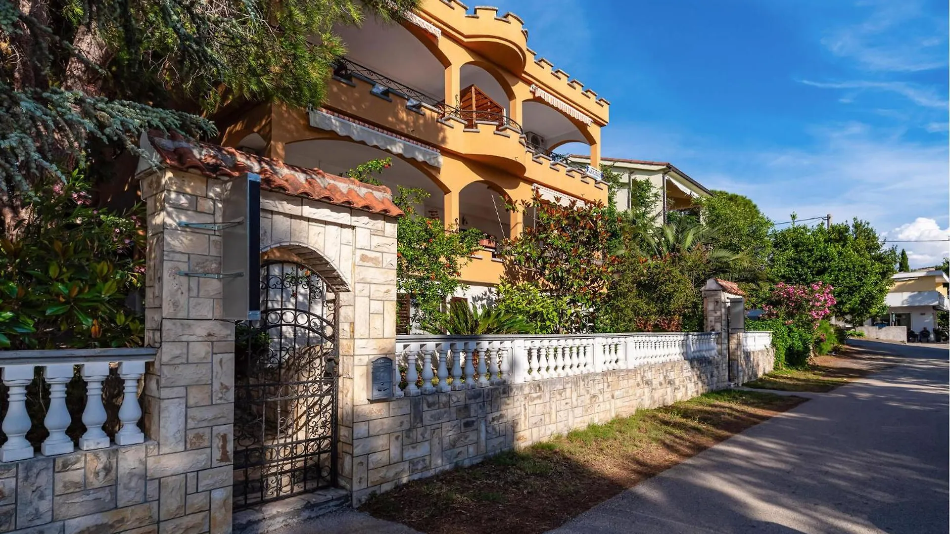 Gorgeous Apartment In Rovanjska With Wifi