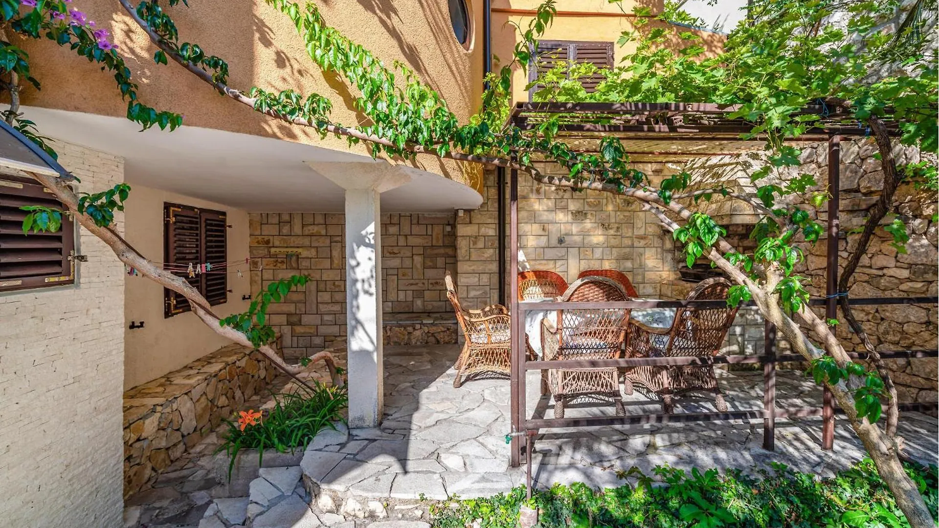 Gorgeous Apartment In Rovanjska With Wifi